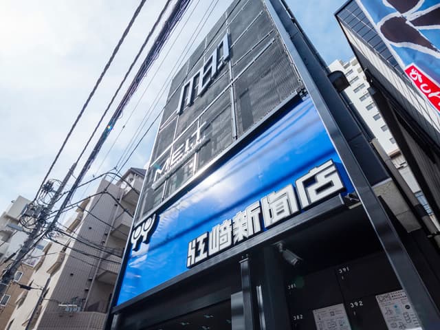 外観__麻布十番駅から徒歩2分ほどのアクセスの良い場所にあります。