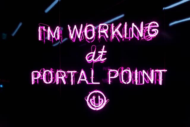 Entrance_neon