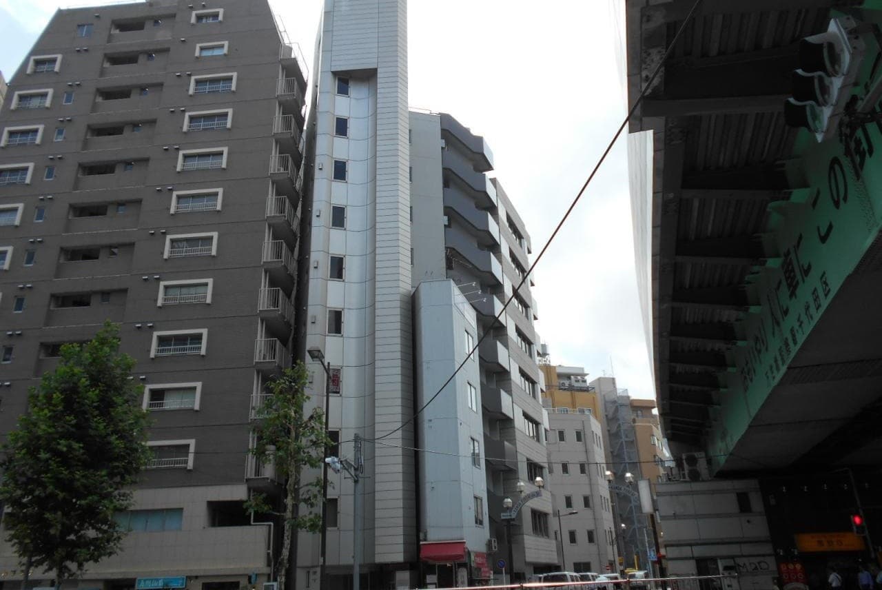 外観_岩本町駅から徒歩2分に位置しています。