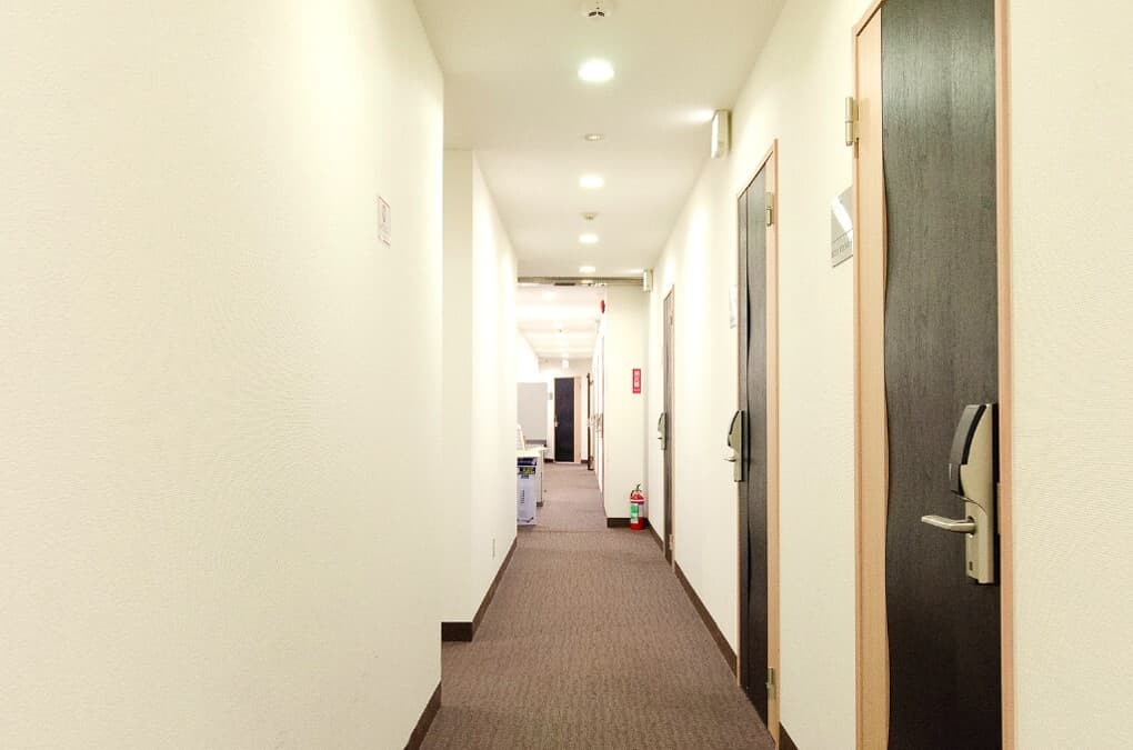 共有スペース_オフィス内廊下