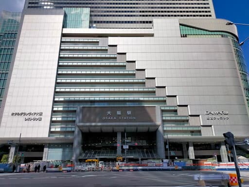 近隣の駅_大阪駅 (徒歩3分)