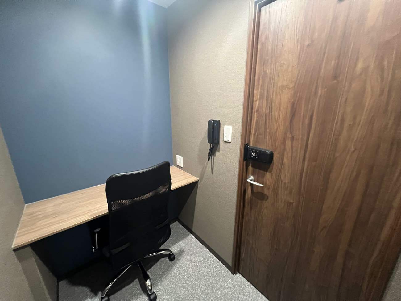 専有部_個室。インターネット環境を完備しています。