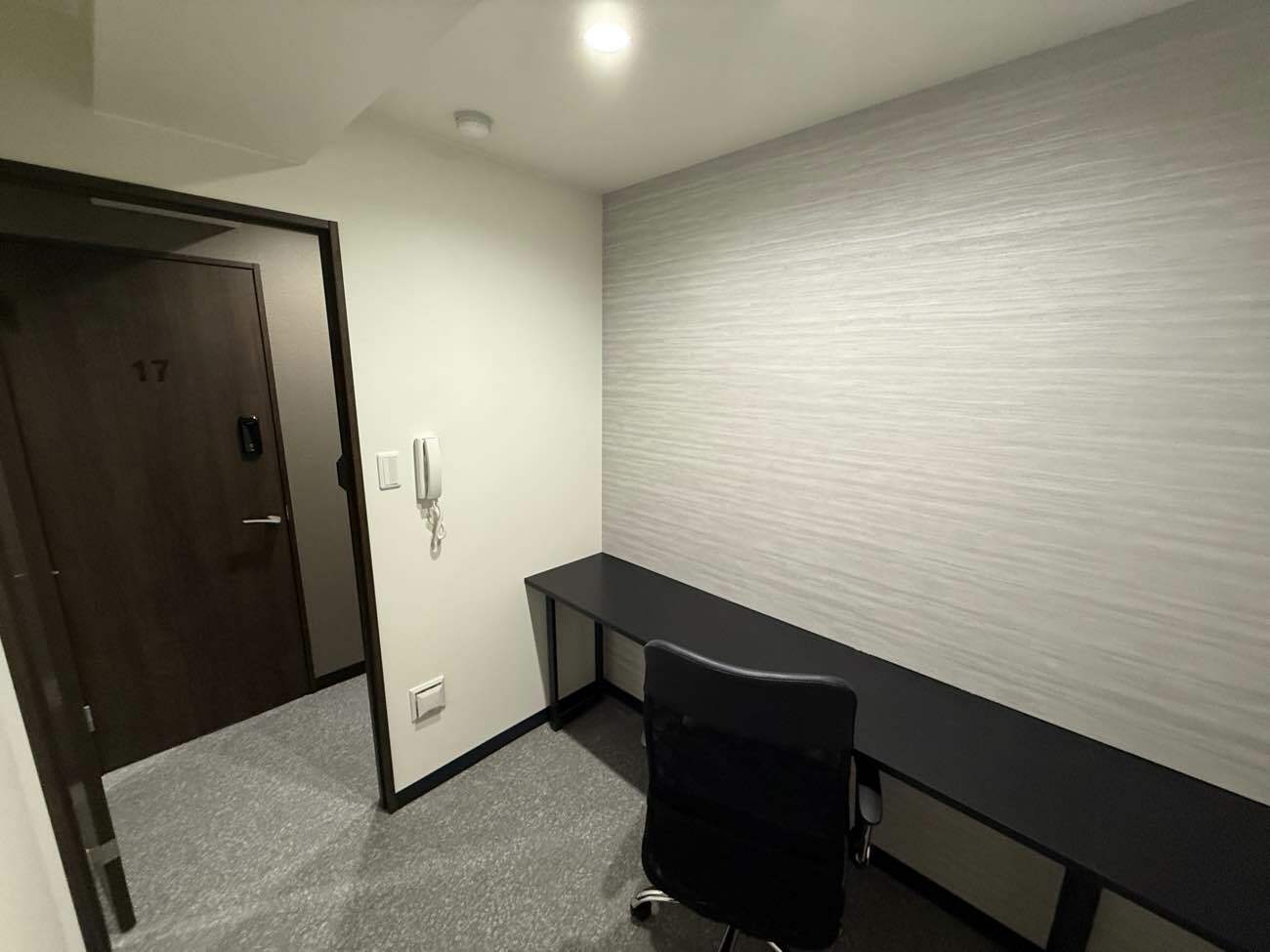 専有部_個室。インターネット環境を完備しています。