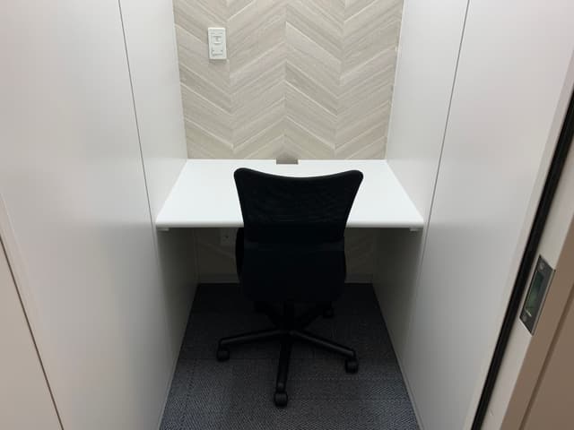 専有部_個室。家具付きです。