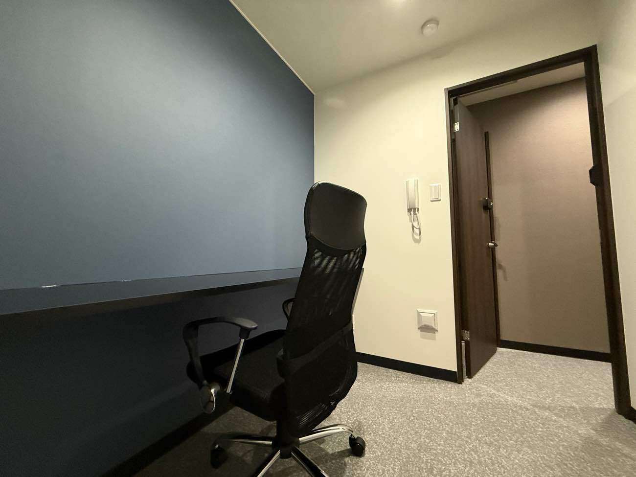 専有部_個室。インターネット環境を完備しています。