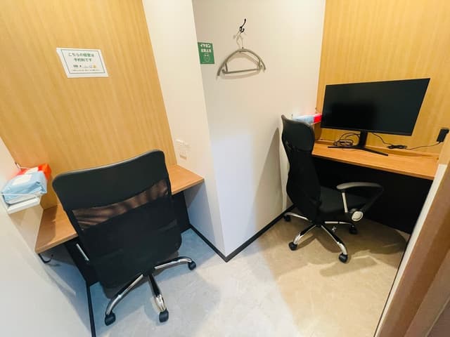 専有部_2名用個室。家具付きです。