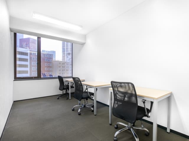 個室_高速インターネットを各部屋に配線済みで、入居後すぐに仕事を始められます。