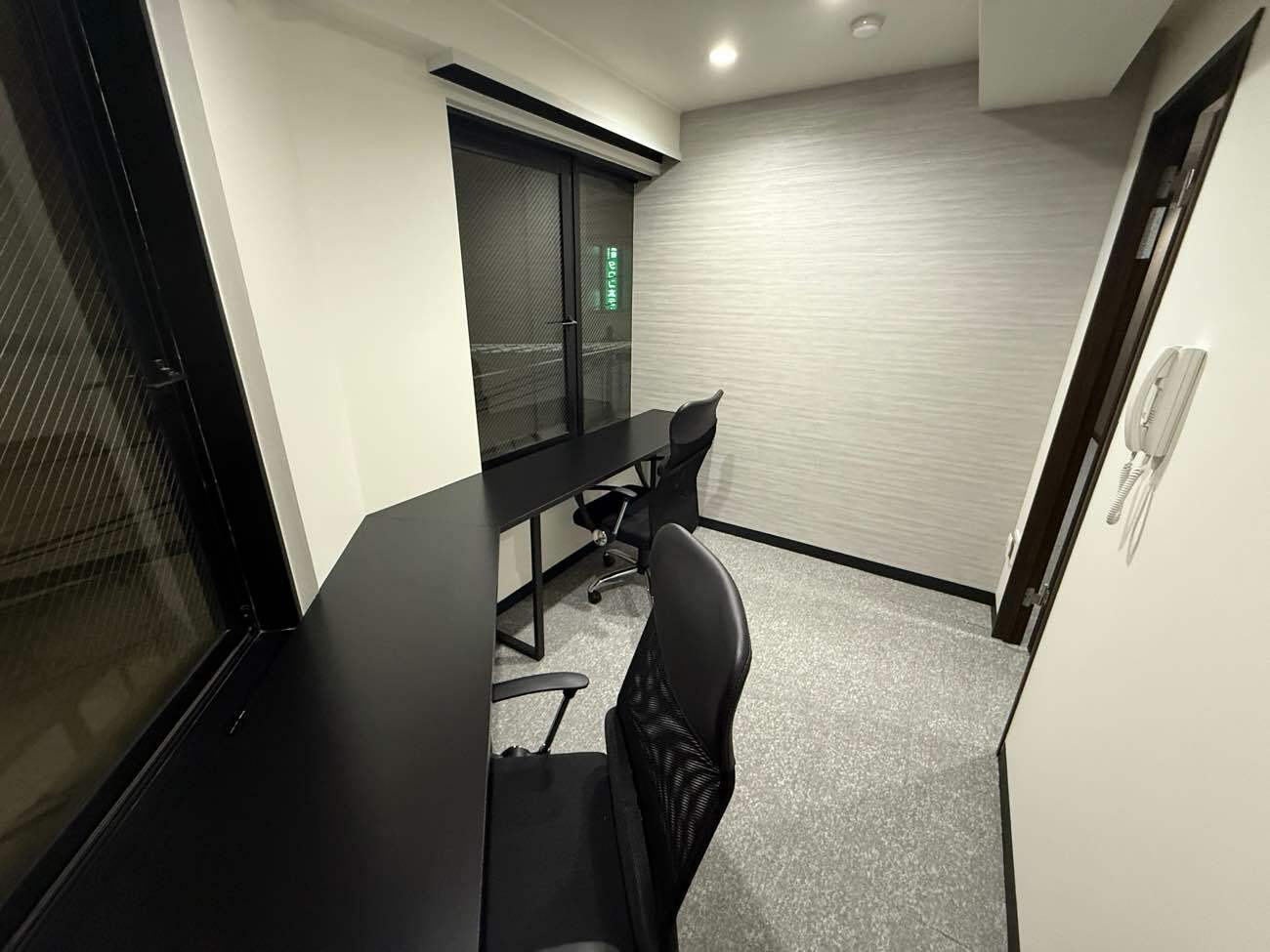 専有部_個室。インターネット環境を完備しています。