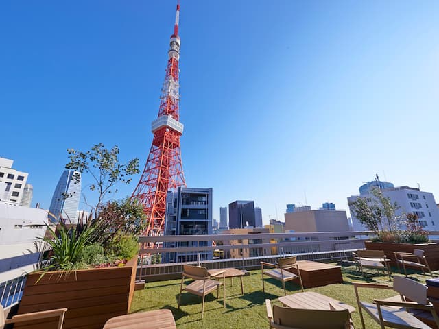 共用部_ROOFTOP TERRACE。東京タワーを真下から見上げられる絶好のロケーションです。