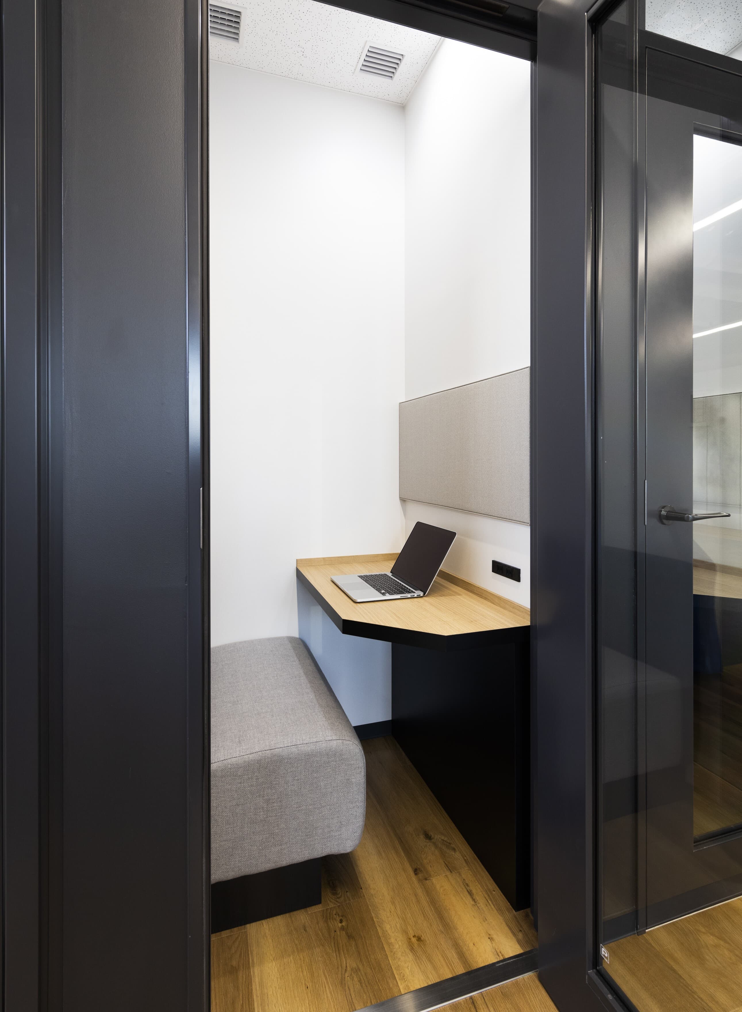 専有スペース_フォンブース。