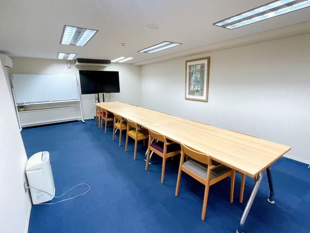 共用部_大会議室。12人で利用可能です。