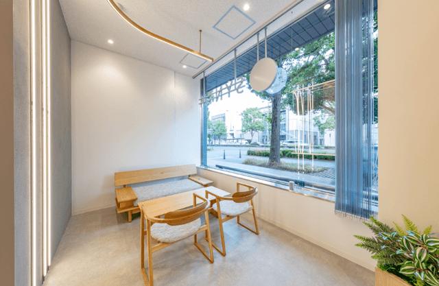 ラウンジ ご来客者様の待合スペースにもピッタリなお席です。