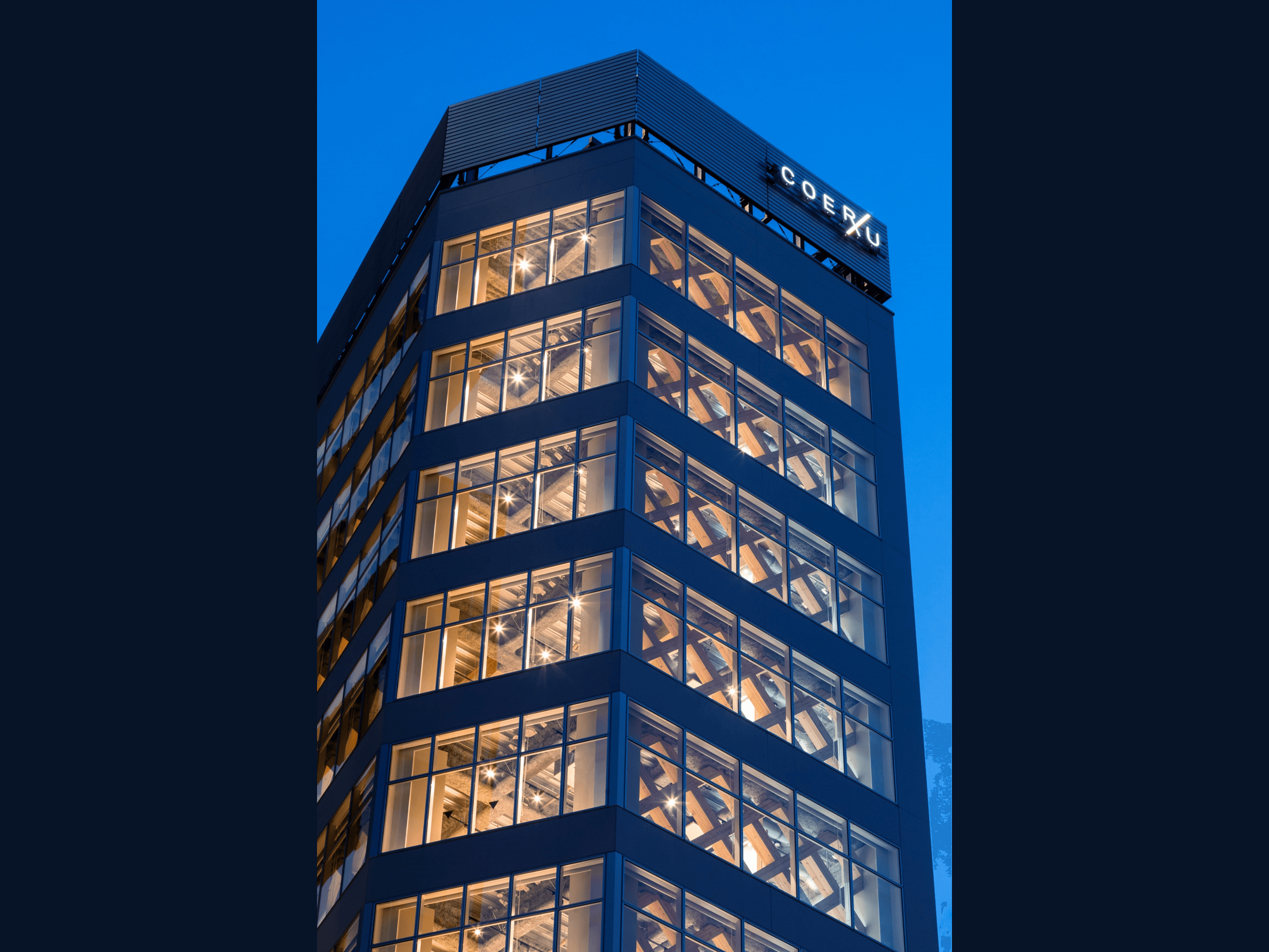 建物外観。神泉駅4分、渋谷駅6分の便利な立地です。