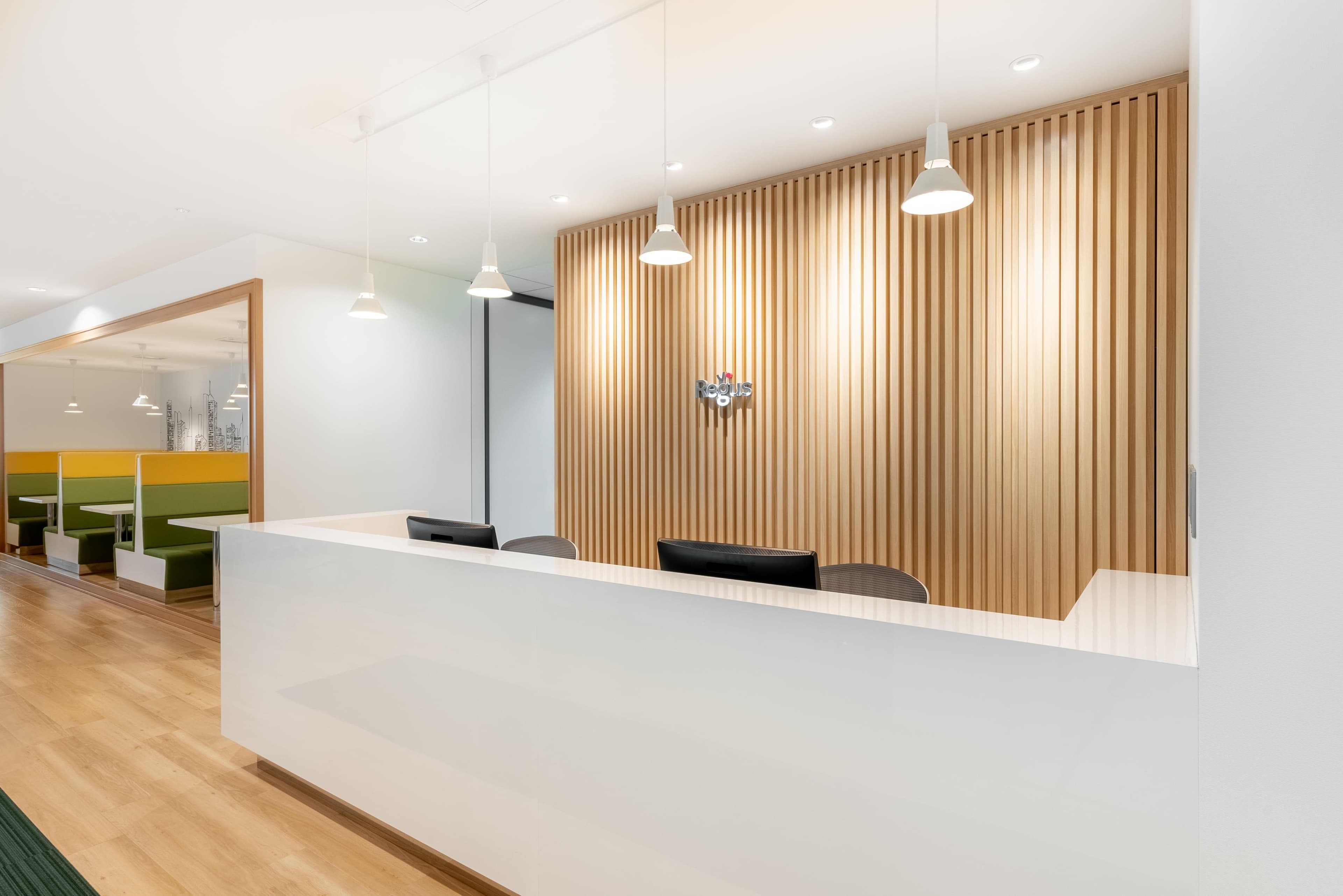 Regus_Blue_Avenue_5128_Yokohama_Japan_Reception_Without_People