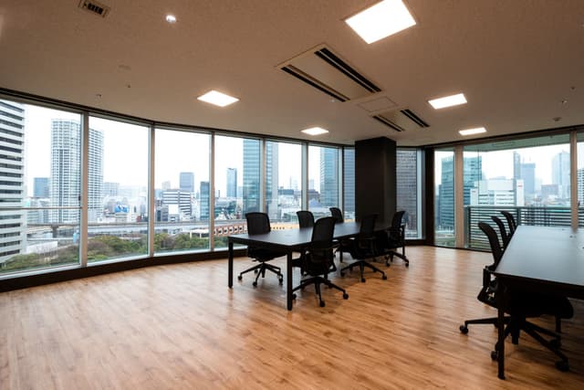 専有部_20名用個室(家具付き・窓あり)