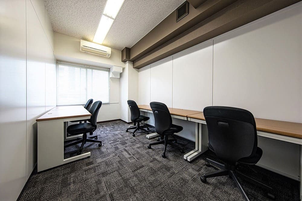 専有部_個室。家具付きのお部屋です。