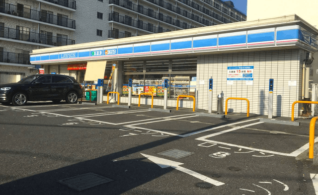 近隣のコンビニ_ローソン 渋谷幡ヶ谷一丁目店(徒歩3分)