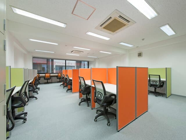 フリーデスク。フリーデスクだけで55席を用意しています。
