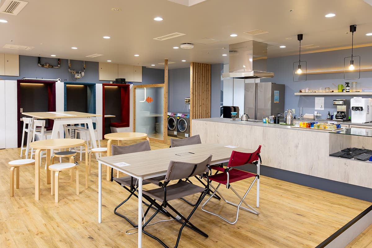 コミュニティーエリア_お食事やゲストの招待はこちらのスペースで。