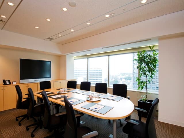 会議室_運が良ければ富士山を眺めることができます。