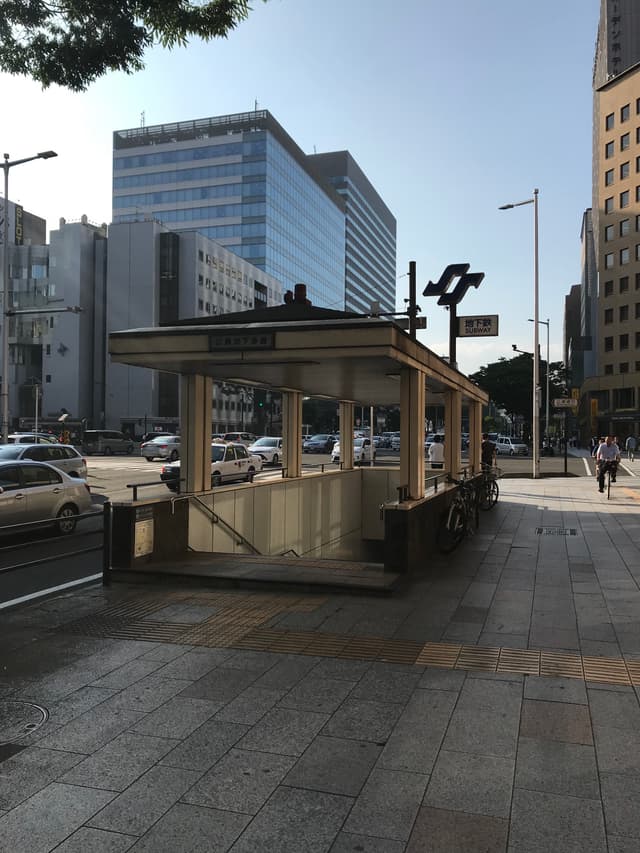 周辺情報_地下鉄から地下歩道を通ることができるので、雨天の日もできるだけ濡れずに通勤することができます。