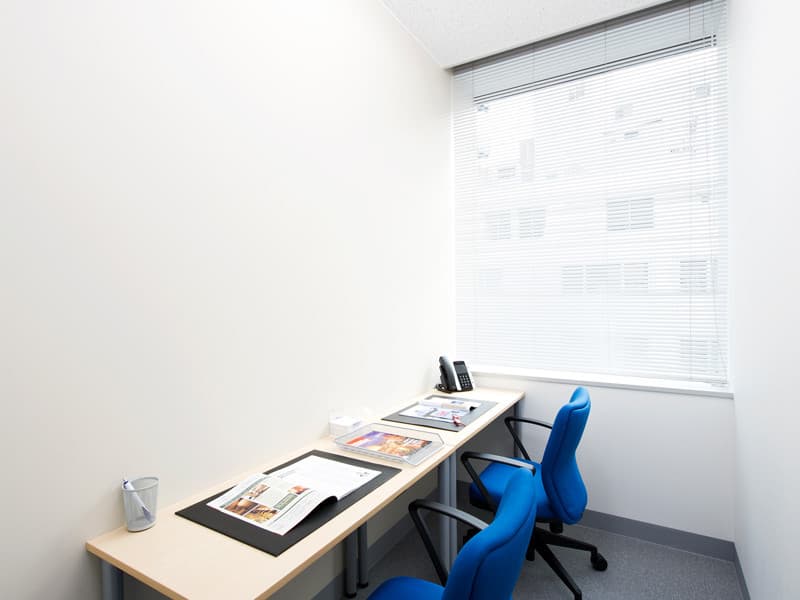 個室_オフィス家具付き、内装工事不要©Regus