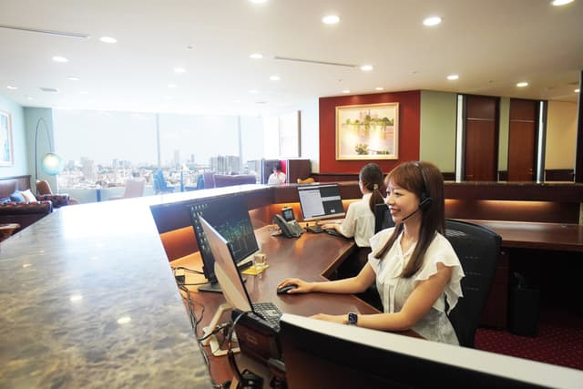 受付_専任のレセプショニストが皆様のビジネスをサポートします