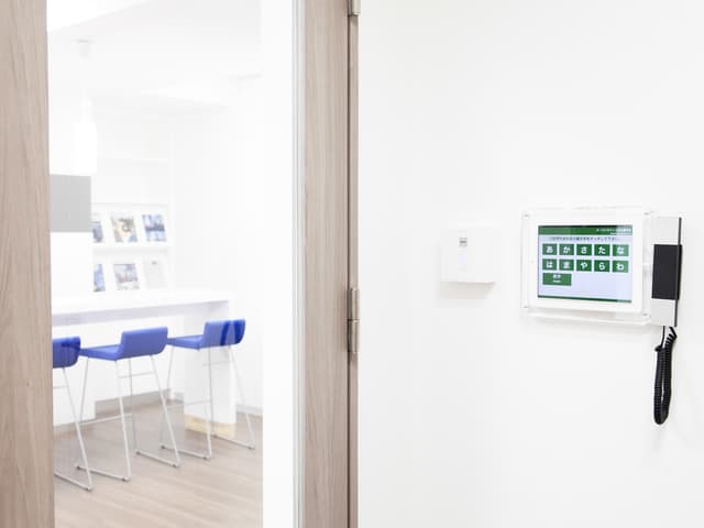 外観_エントランス。セキュリティキーシステムにて 24時間365日ご利用可能となっています。