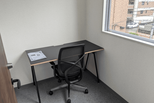 専有部_個室。家具付きです。