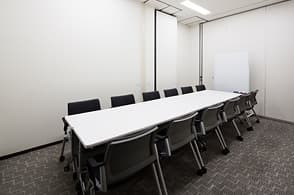 会議室_大型の会議室もご用意がございます