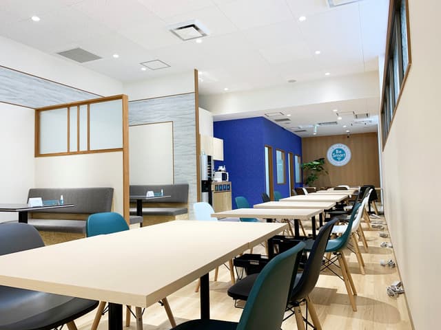 共用部_ラウンジ。ゲストを呼んで打ち合わせなどに利用できます。