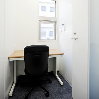 専有部_個室。1名用の家具付きのお部屋です。