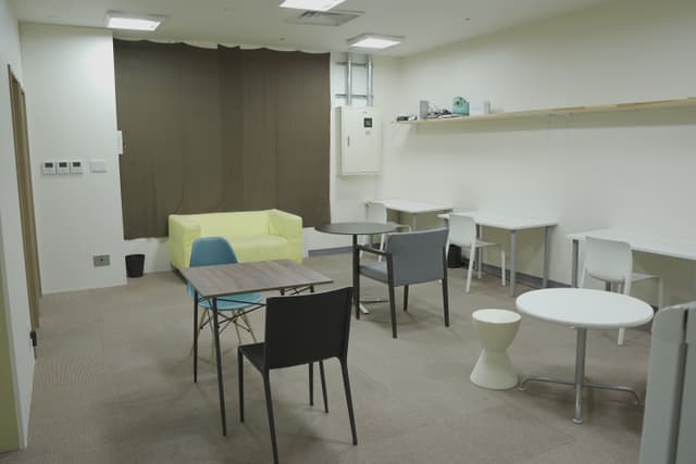 共有スペース_30㎡のオープンスペースは会議やイベントに最適です。【写真の場所】 オープンスペース約30㎡