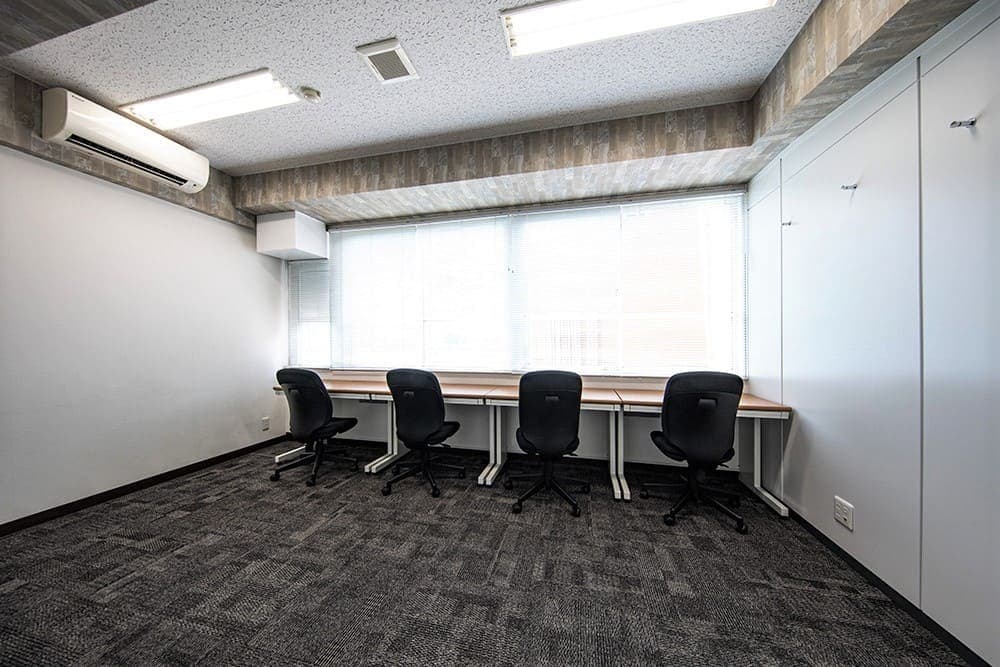 専有部_個室。家具付きのお部屋です。