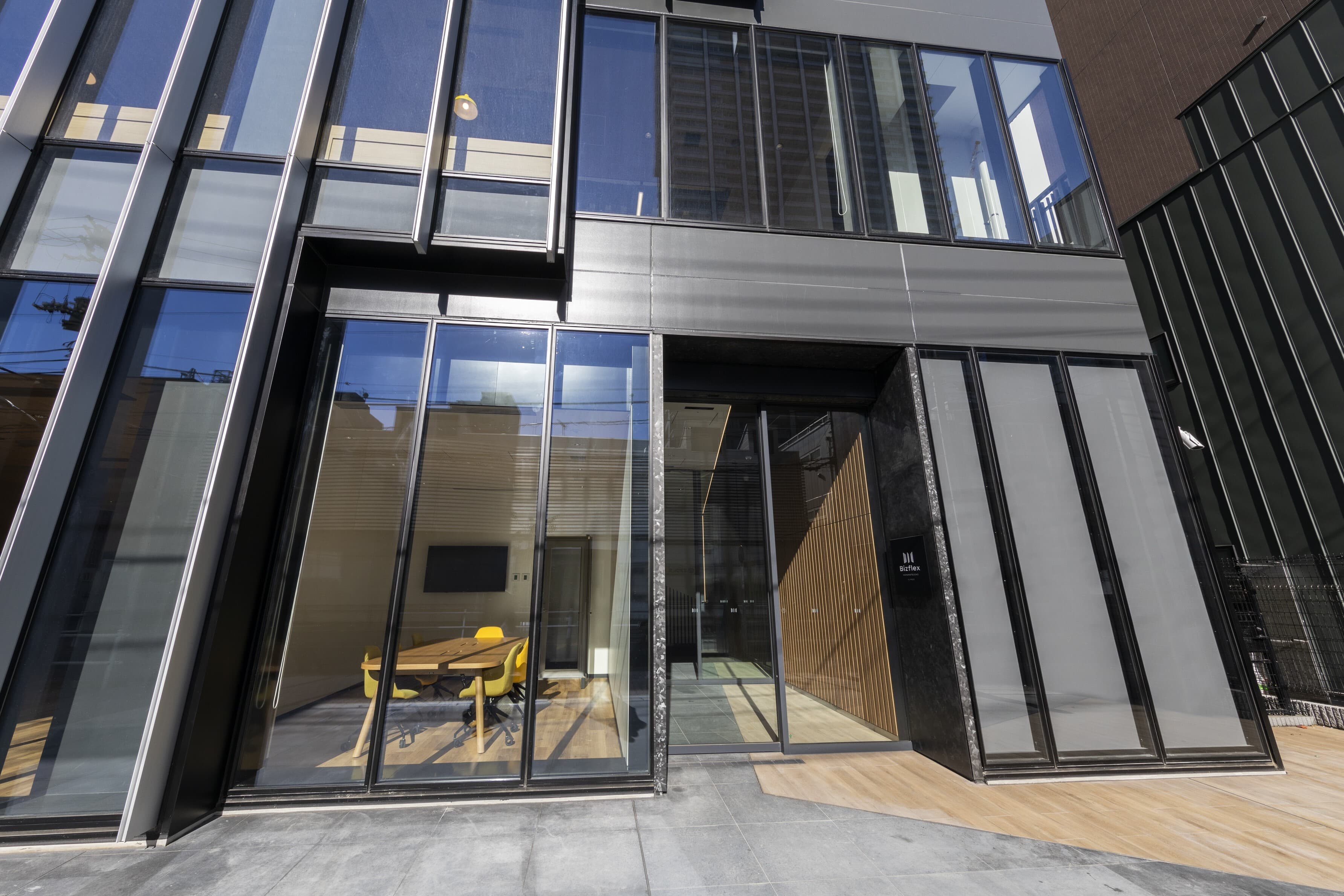 外観_エントランス①