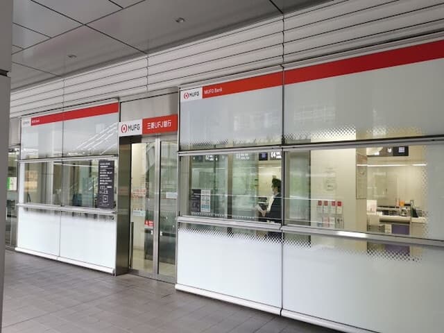 近隣の銀行_三菱UFJ銀行 品川駅前支店 (徒歩10分)