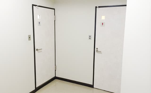 お手洗い_男女別で2Fに用意されています