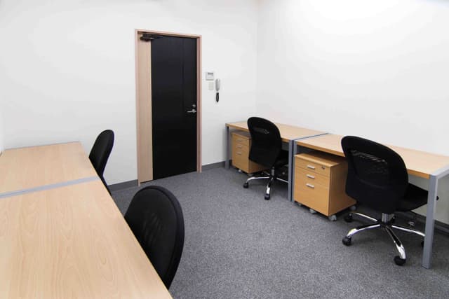 個室_明るく清潔感のあるオフィスです