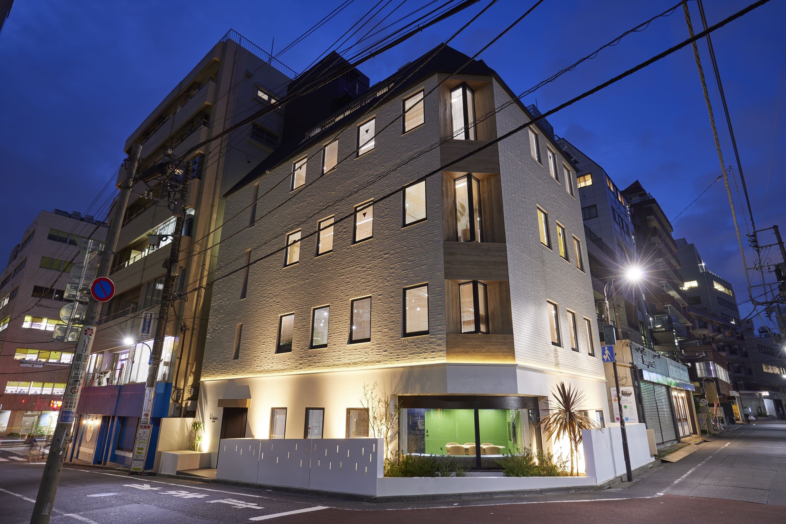 外観_高田馬場駅より徒歩3分