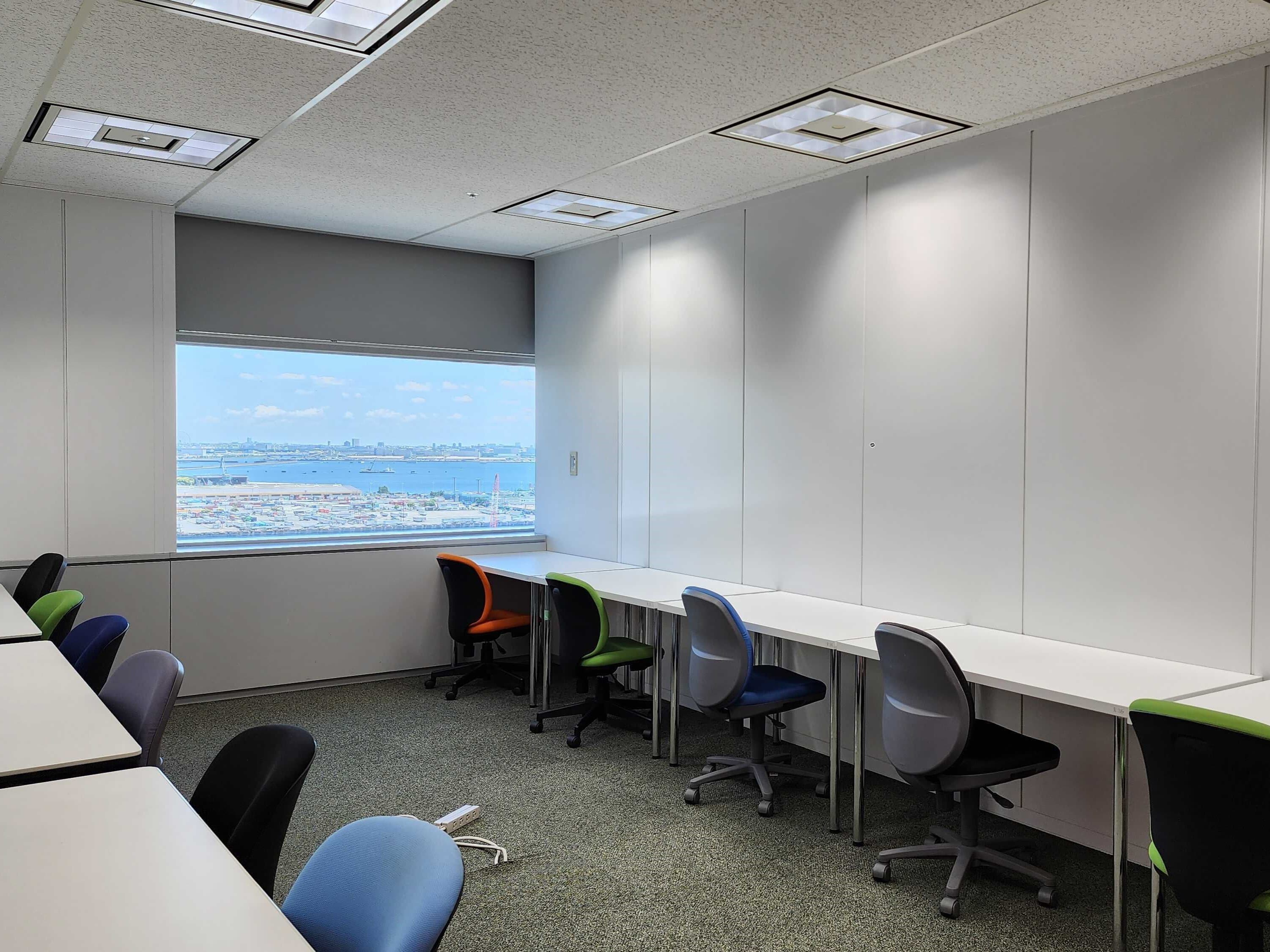 個室_ロッカー1区画分も無料で利用できます。(追加分は有料)