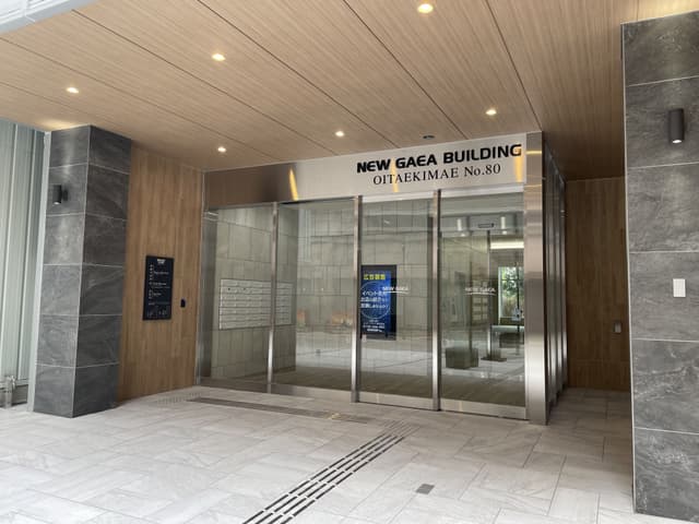 建物メインエントランス