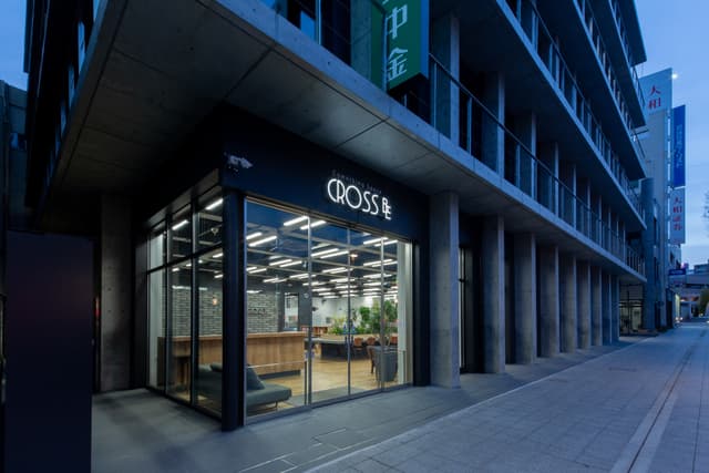 外観_近代的な建物でオシャレなエントランスです。