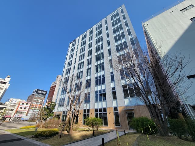 建物外観② 祝祭の広場から