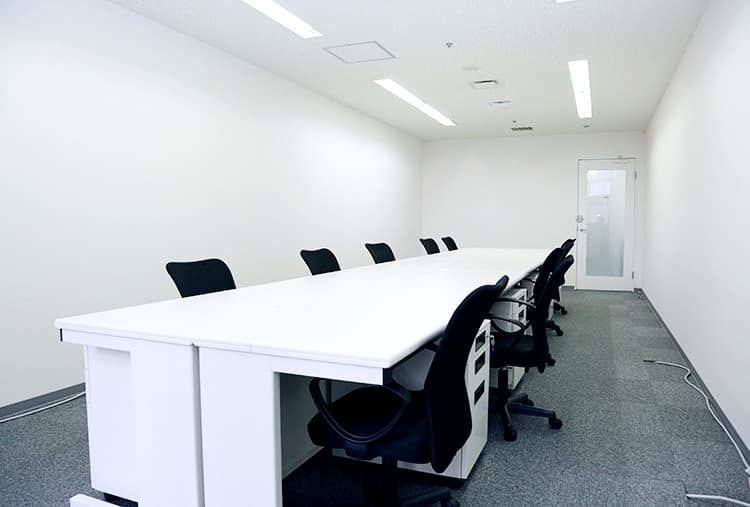 20200227_meetingroom_7186_retouched