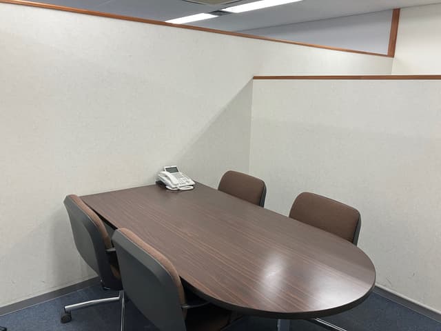 共有部_応接室(4名様用) 1時間500円でご利用いただけます。