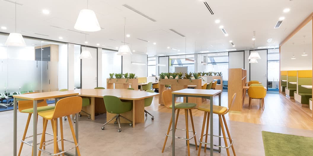 04_Regus-Ikebukuro-Daiya-Gate-5045-Tokyo-Japan-Business-Lounge
