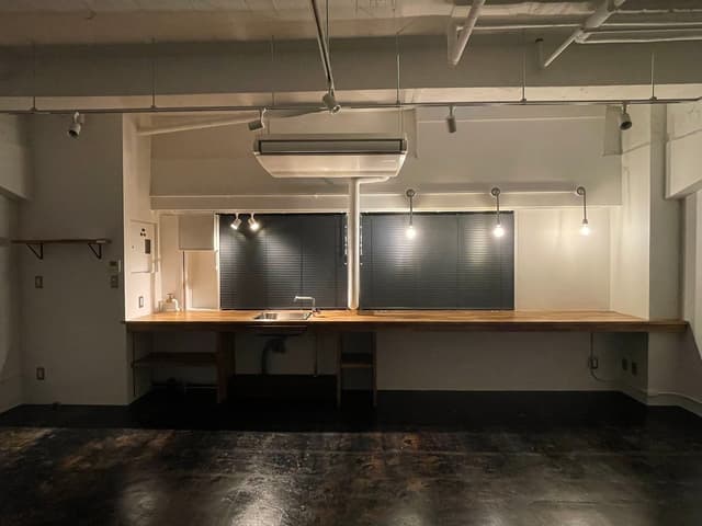 個室403_14名用の個室で、広くスペースをとることが可能です。