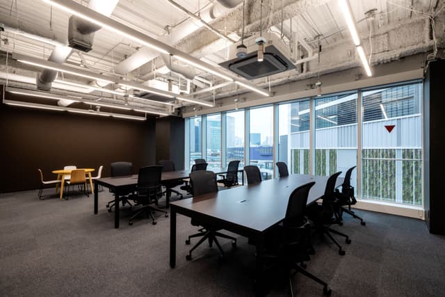 専有部_12名用個室(家具付き・窓あり)