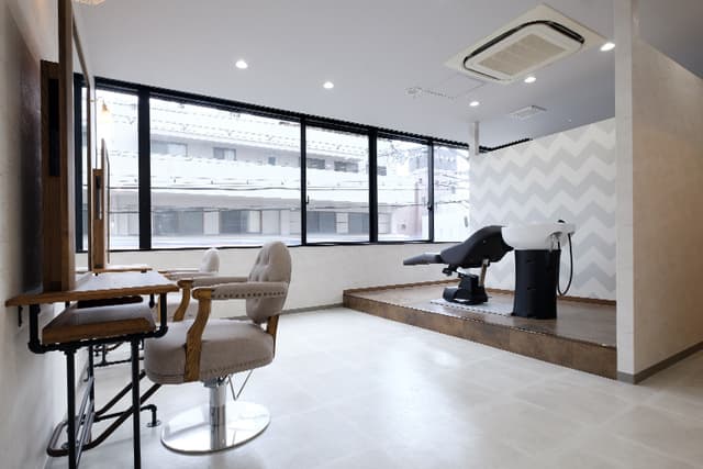 専有部_個室。空間デザイナーによる内装で、それぞれの部屋ごとにコンセプトを分けたオシャレなデザインが施されています。