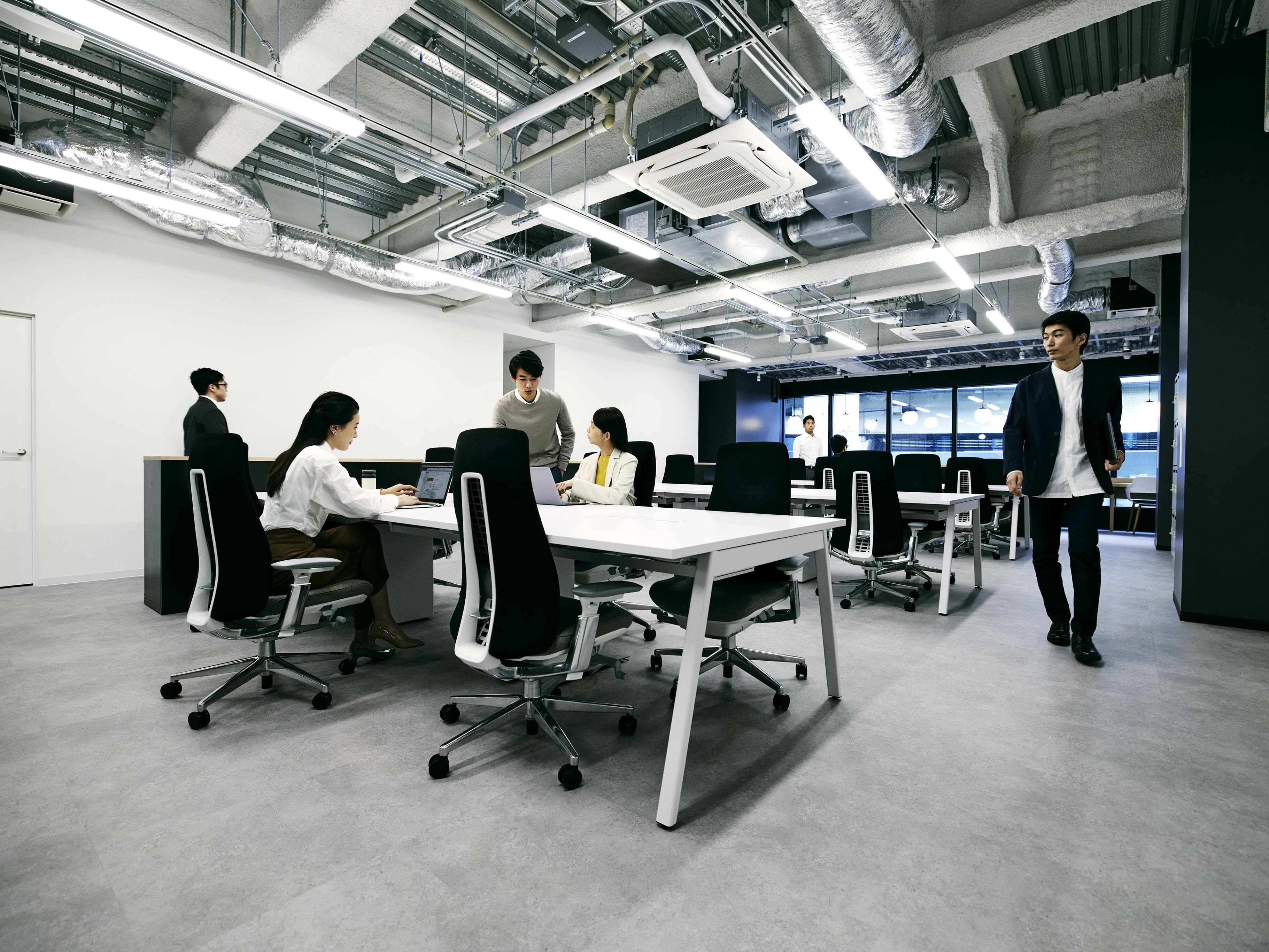 個室_ワークスペース(モデル)。1フロアを専有できるため、セキュリティにこだわる企業様にぴったりです。